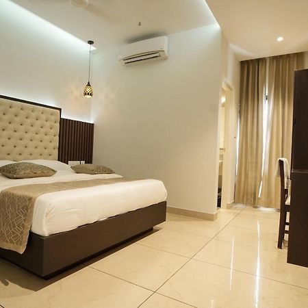 Готель Sulu Residency Kochi Екстер'єр фото