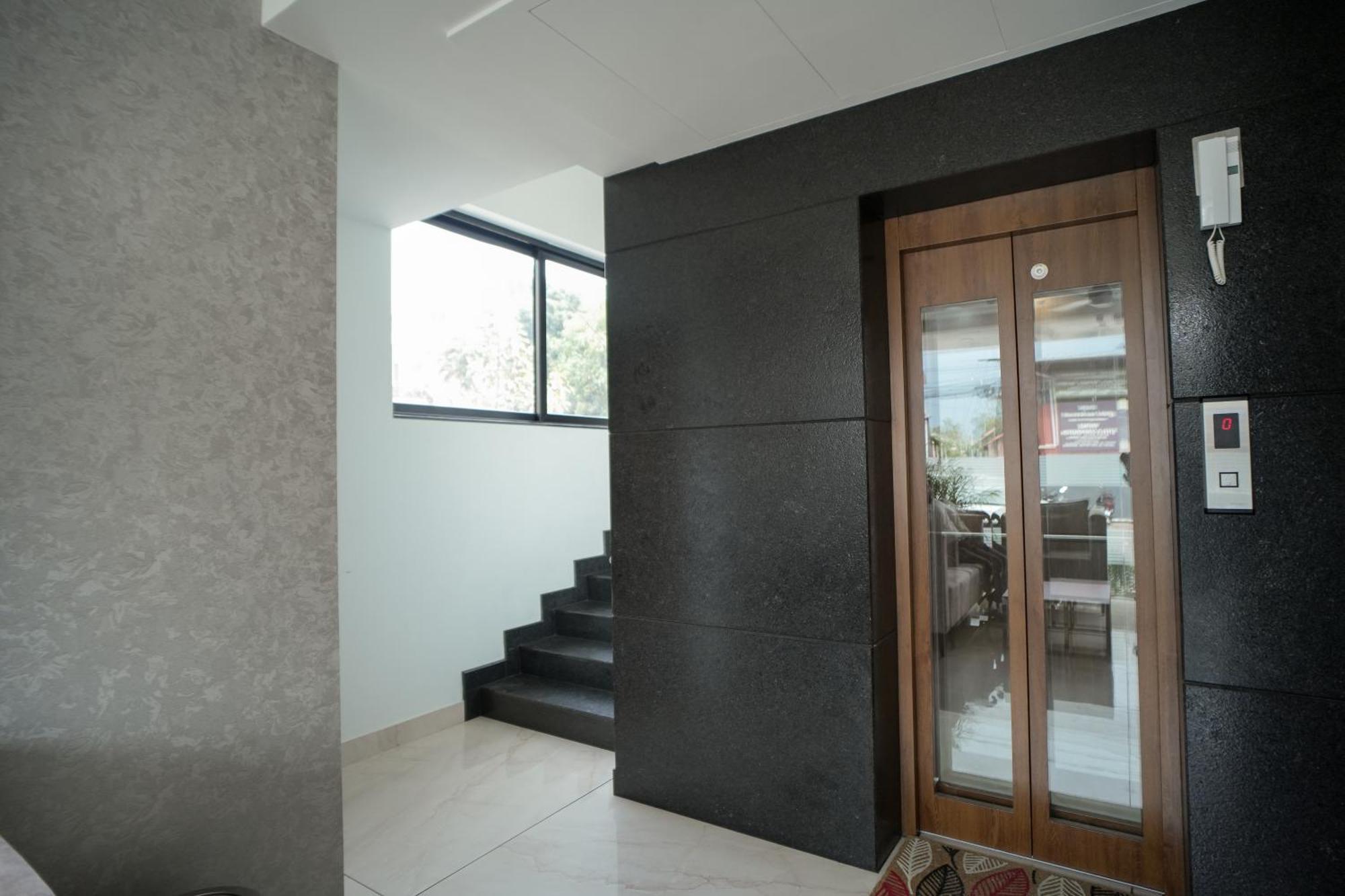 Готель Sulu Residency Kochi Екстер'єр фото