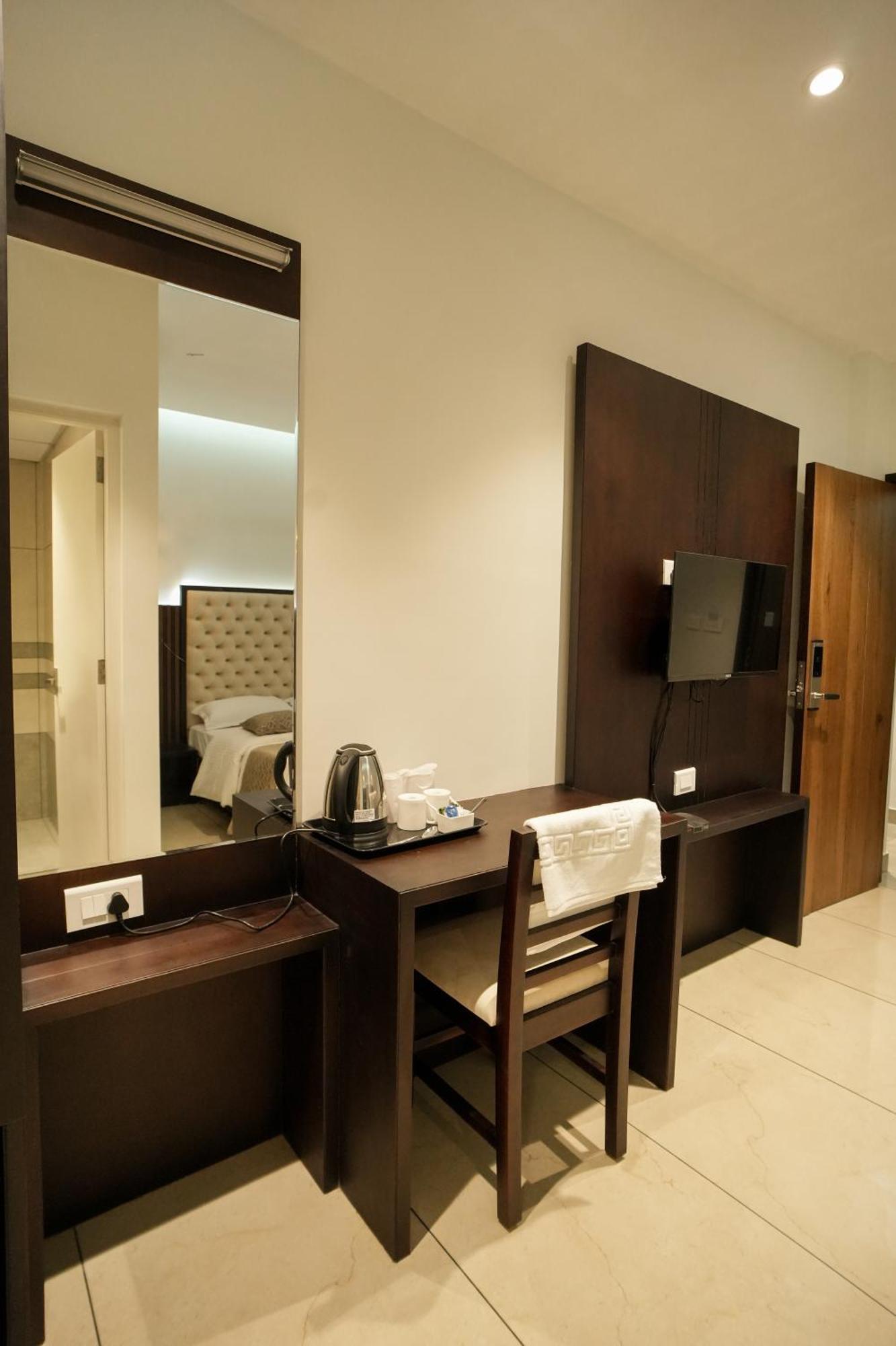 Готель Sulu Residency Kochi Екстер'єр фото